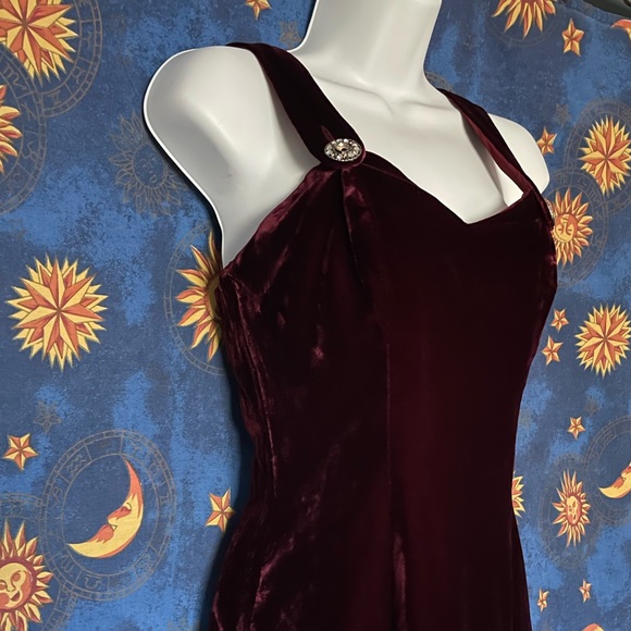 Velvet 2 piece Sunny Choi dress and jacket - Picture 6 of 14